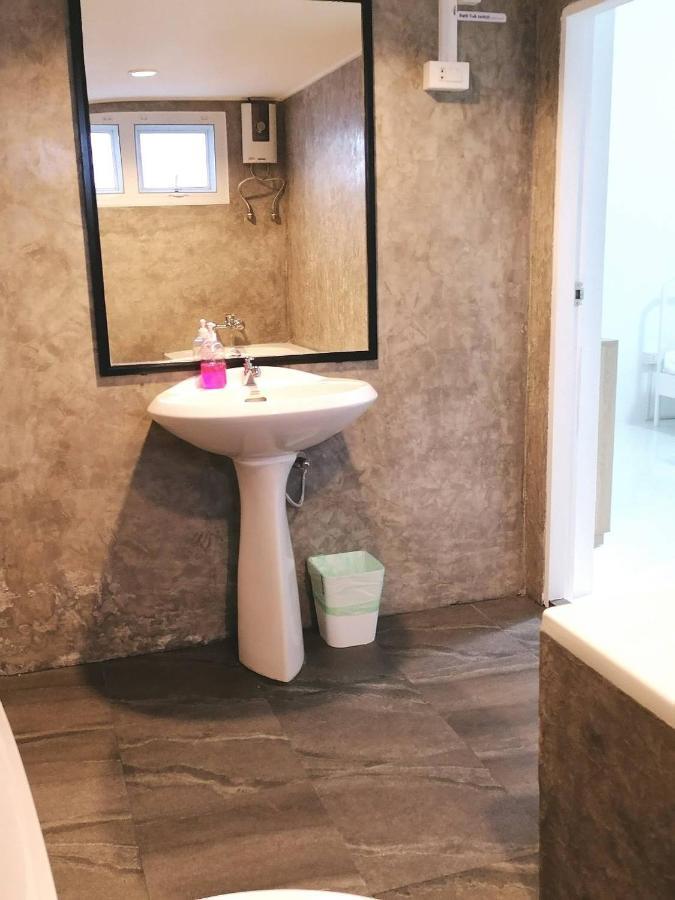 Room79 Phuket Ngoại thất bức ảnh